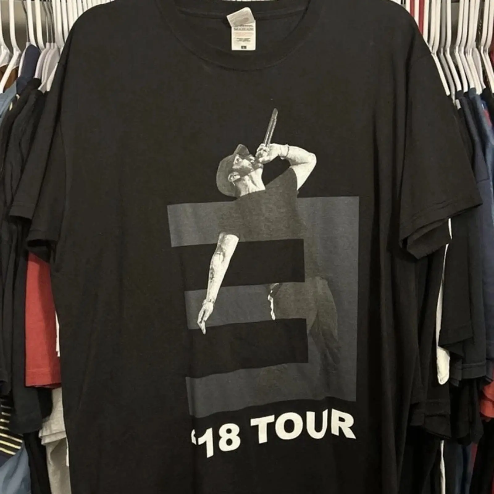 Eminem 2018 Revival Europe Tou - огляд і ціна Vintage Fashion Revival
