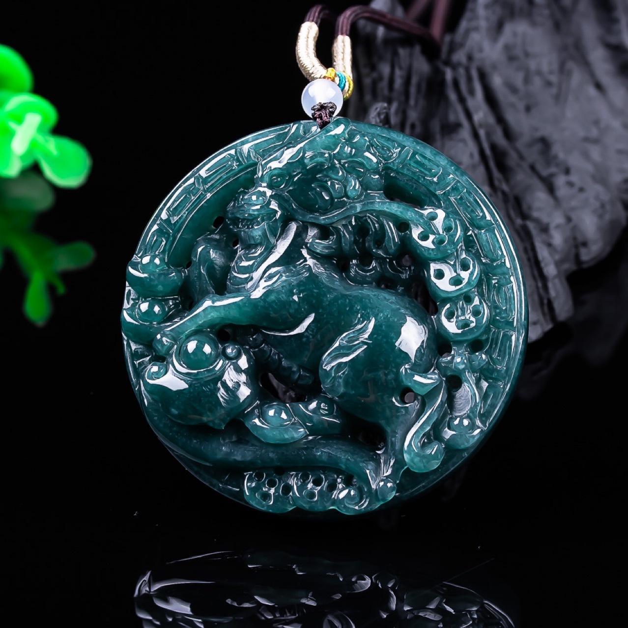 Burmese Jadeite Dragon Pendant - огляд і ціна Vintage Fashion